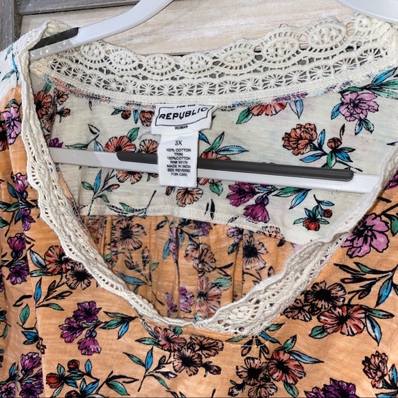 For The Republic Top With Crochet Detail - 3X - Picture 4 of 4